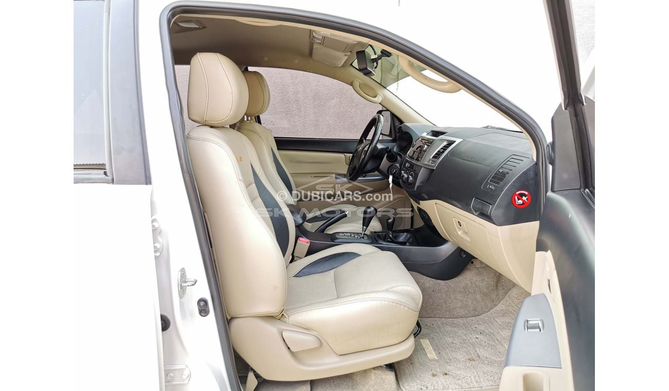 Toyota Fortuner 2.7L, 17" Rims, DRL LED Headlights, Rear Camera, Leather Seats, Rear LCD's, SRS Airbags (LOT # 186)