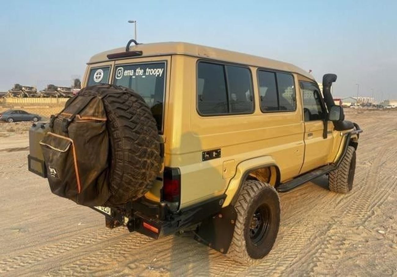 Toyota Land Cruiser 70 HARD TOP RIGHT HAND DRIVE DIESEL 4.5 LITER MANUAL GEAR