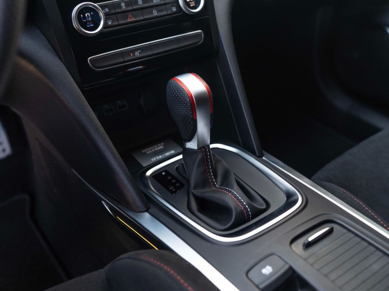 رينو ميجان MEGANE RS ULTIME 1/1976