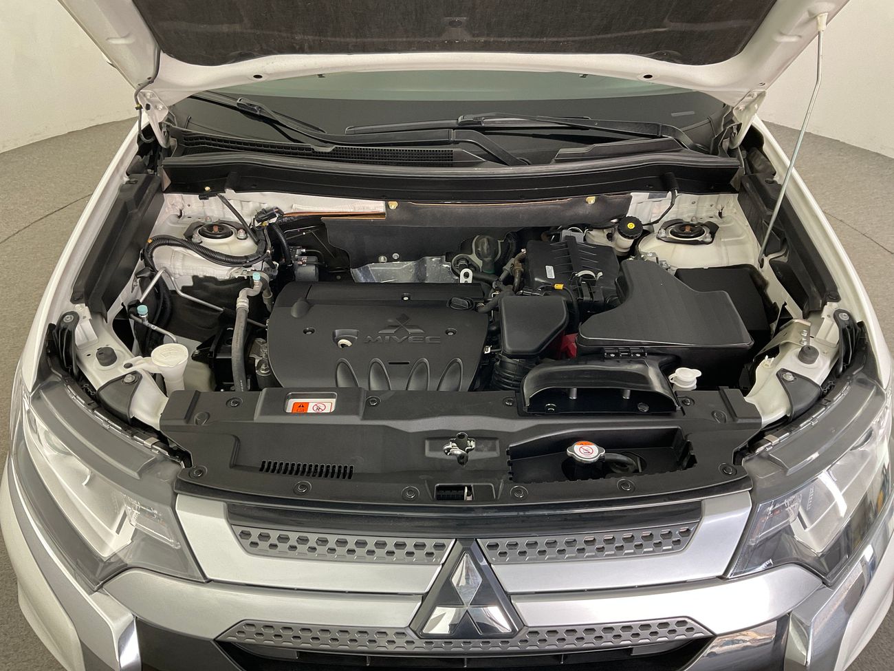 ميتسوبيشي آوتلاندر GLX Midline | شامل الضمان | 0 ﺪﻔﻋﺓ ﺃﻮﻟﻯ