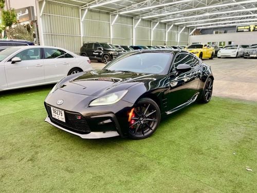 Toyota 86 GR 2.4L A/T warranty one year bank financie available