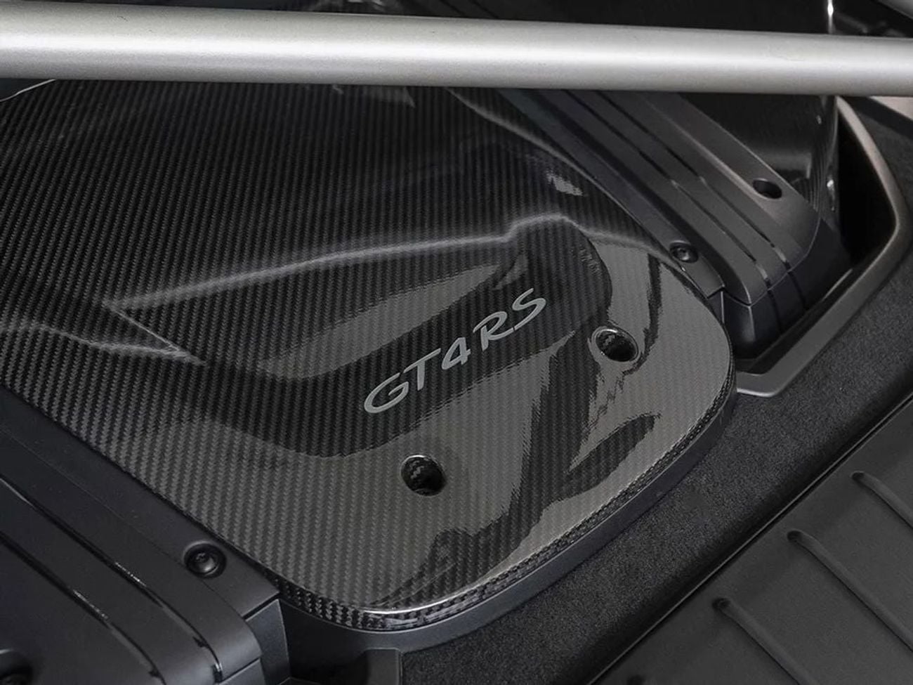 بورش كايمان 718 GT4 RS Weissach Pack