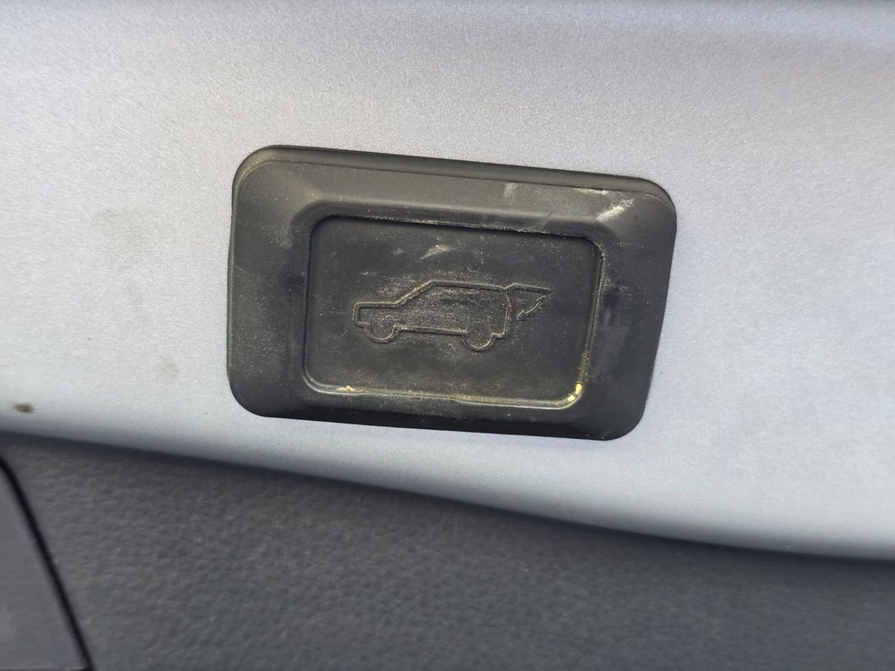 تويوتا راف ٤ EXPORT ONLY 2.0 ENGINE PETROL ENGINE 2WD FULL OPTION RAV4 CRUISER