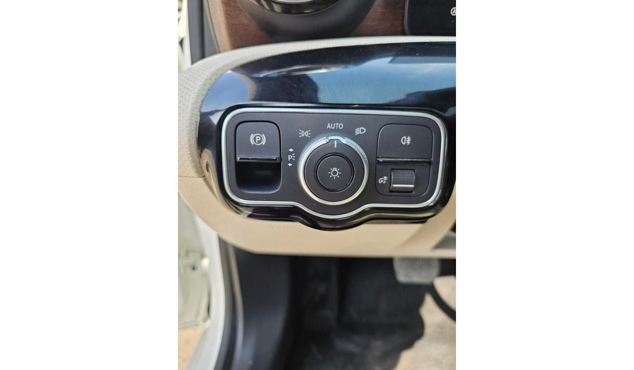 مرسيدس بنز A 220