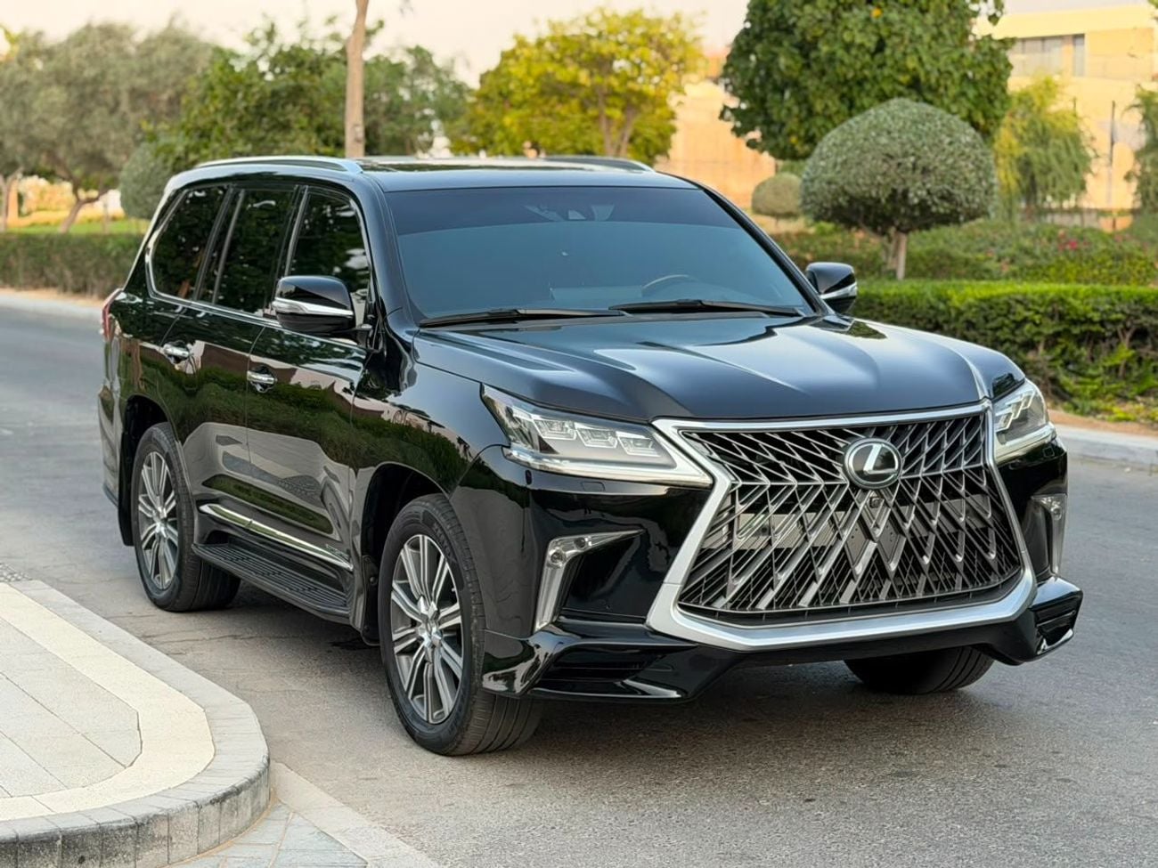 Lexus LX570 SPORT PLUS