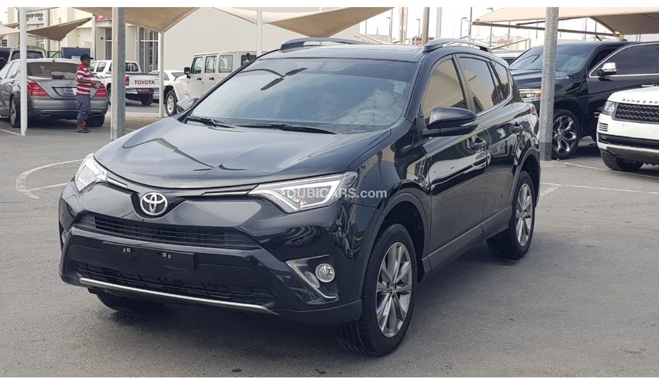 Toyota RAV4 Toyota Rav4 model 2018 GCC VXR car prefect condition full option sun roof leather seats back camera