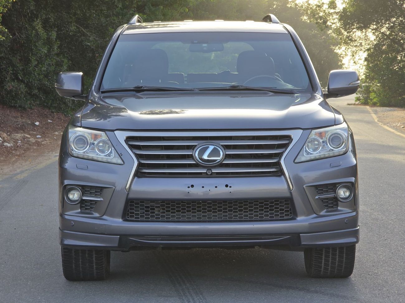 لكزس LX 570 Platinum 5.7L LEXUS LX-570 2014 GCC // FULL OPITION // PERFECT CONDITION