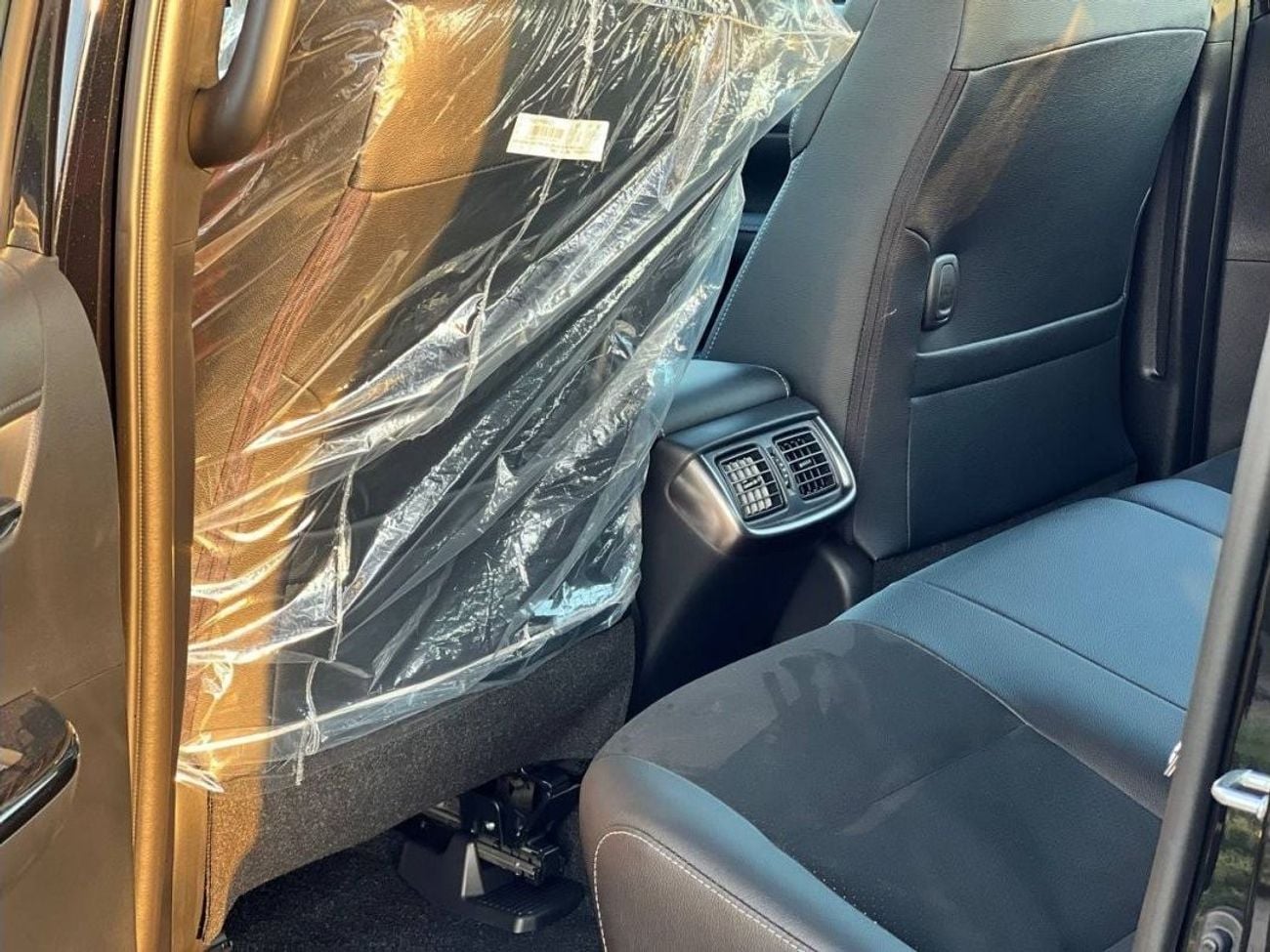 Toyota Hilux GR SPORT PICK-UP 2.8L 4X4 DSL A/T // 2026 // FULL OPTION WITH 360 CAMERA , POWER SEATS // SPECIAL OF