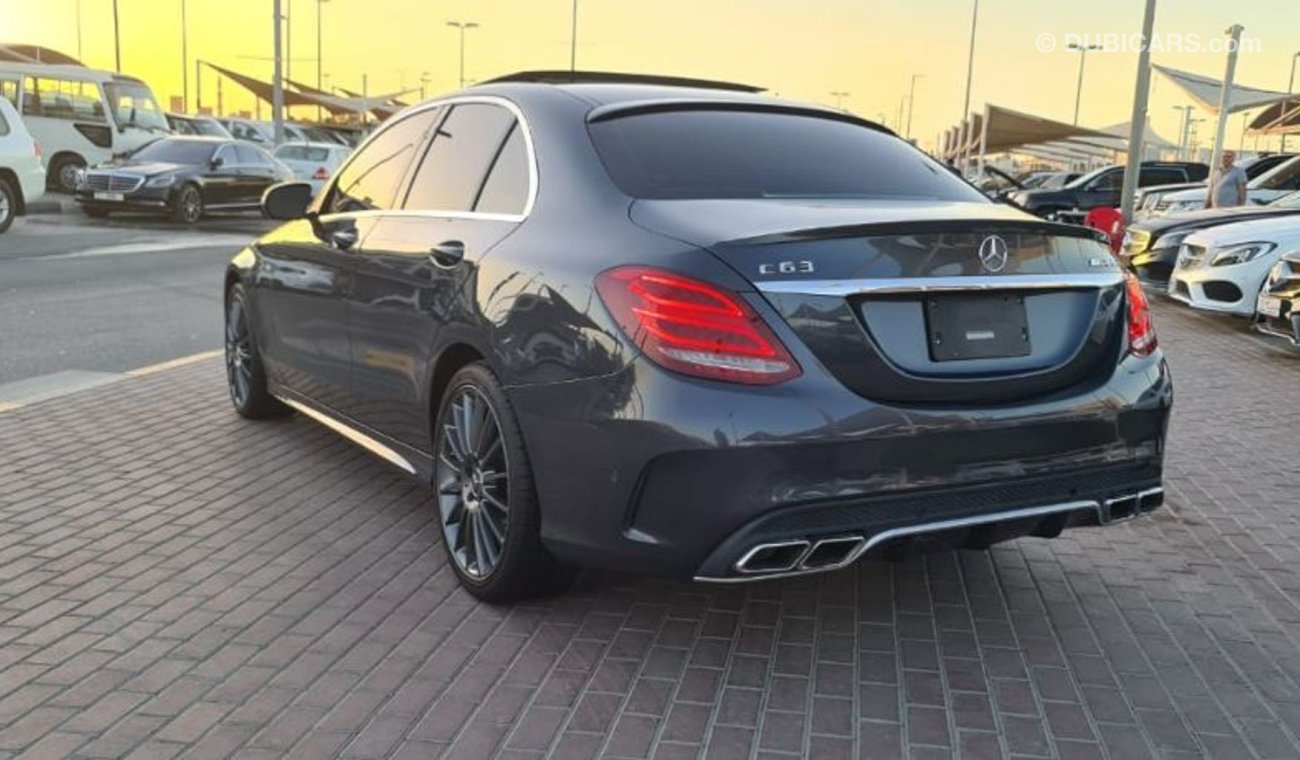 مرسيدس بنز C 300 الشارقة