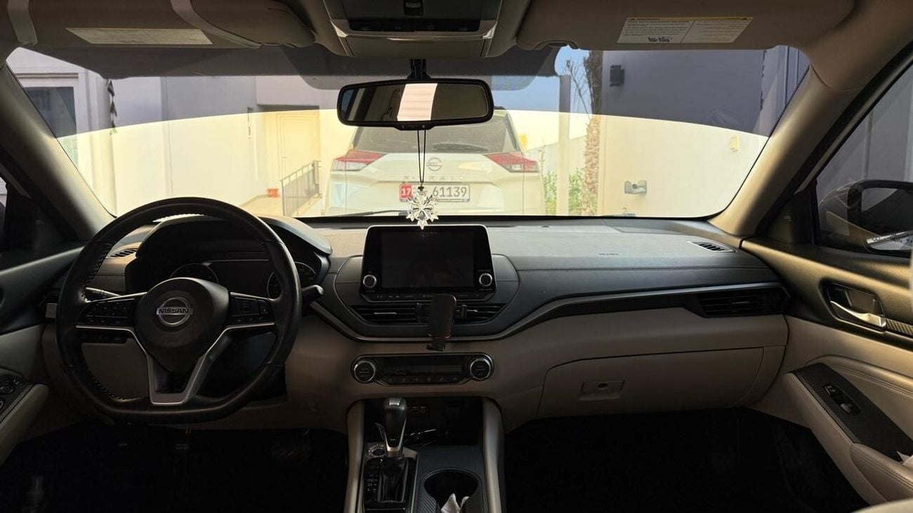 نيسان ألتيما SV 2.5L