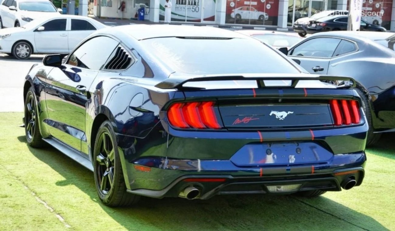 Ford Mustang EcoBoost *Shelby Kit* Mustang V4 Turbo 2018/ Leather interior/ Less Miles/ Excellent Condition