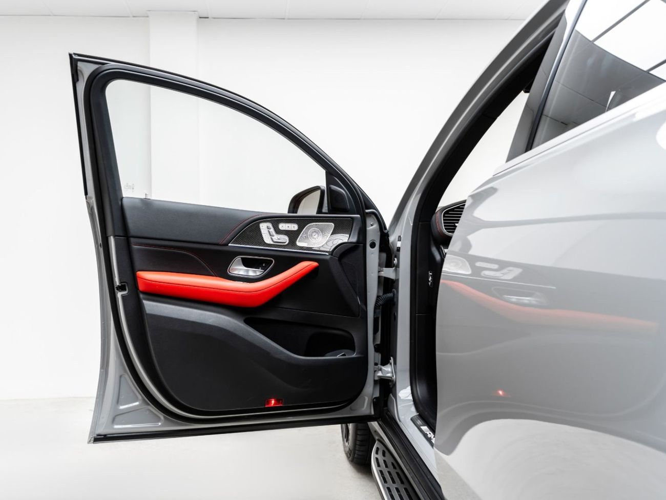 Mercedes-Benz GLE 53 AMG Premium + 3.0L 2024 Mercedes GLE 53 AMG, 2029 Mercedes Warranty, Low KMs, GCC