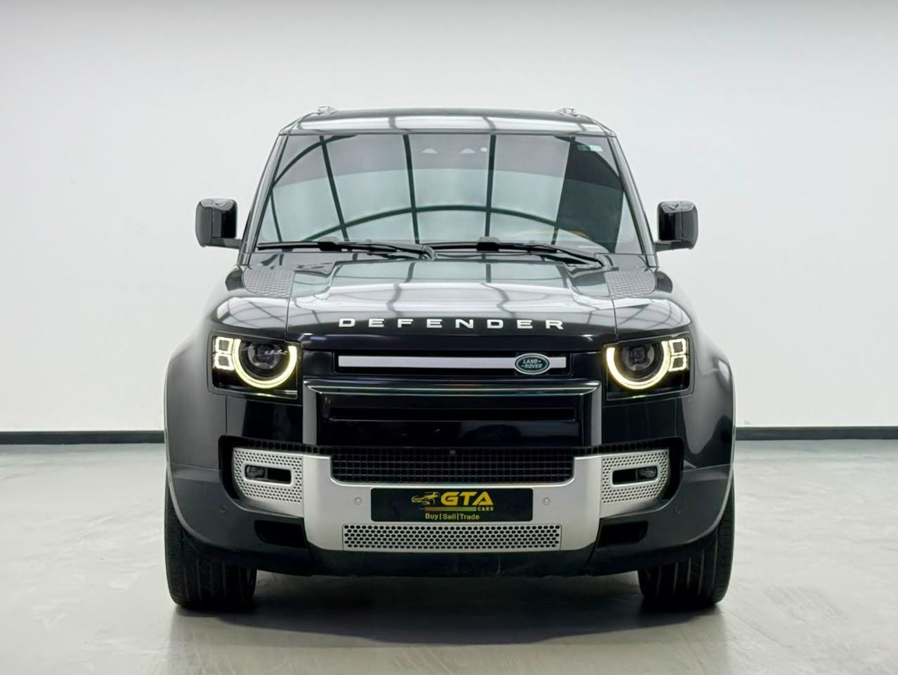 Land Rover Defender 2024 Land Rover Defender 110 HSE P400, 2029 LR Warranty + Service Pack, Full LR Service History, GCC