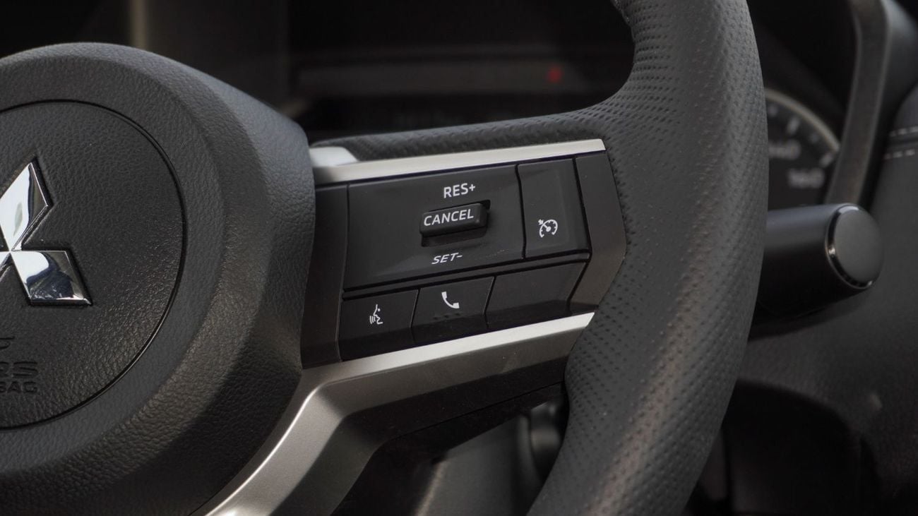 Mitsubishi L200 Brand New Mitsubishi Sportero 2.4L 2025 Diesel 4WD |White/Black |L200-SPORTERO25-A |FOR EXPORT