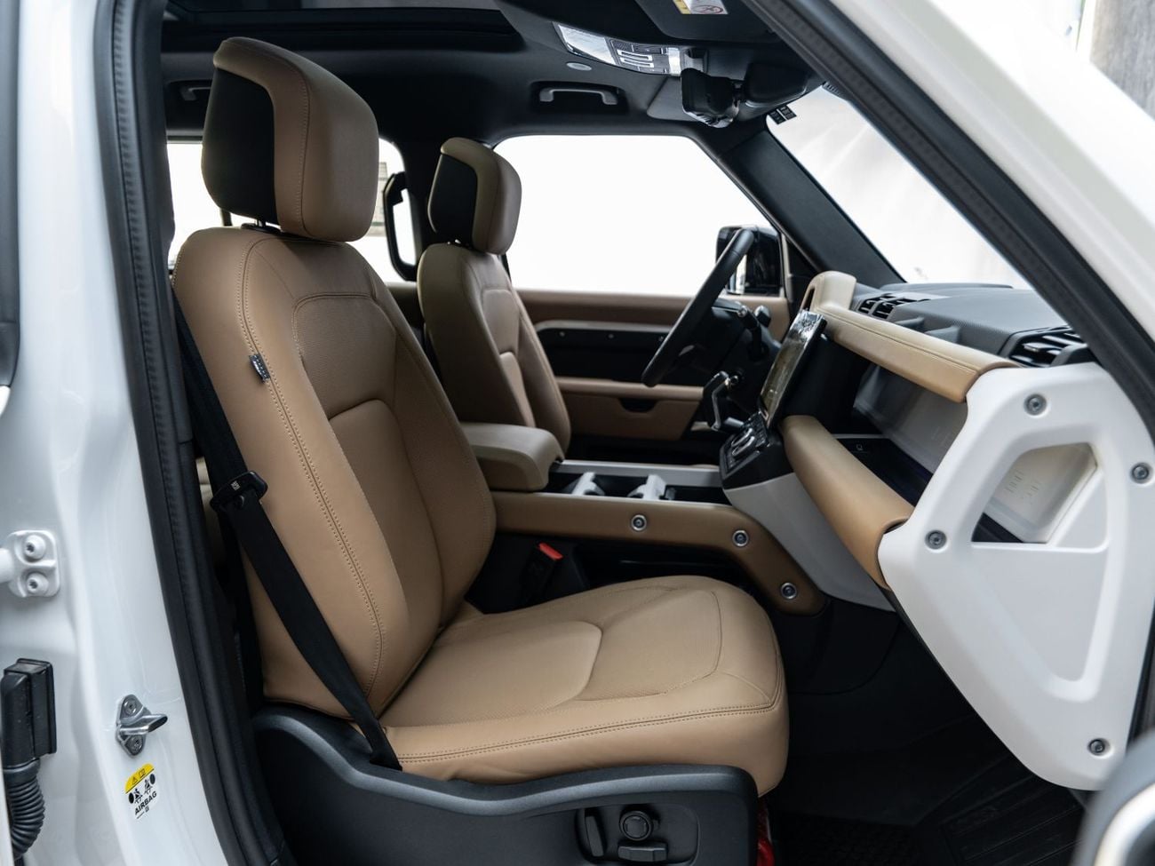 Land Rover Defender 110 X-DYNAMIC HSE P400 BUY NOW, PAY LATER | THE BLACKLINE STANDARD | 2030 Land Rover Warranty + Service, Low KMs, GCC