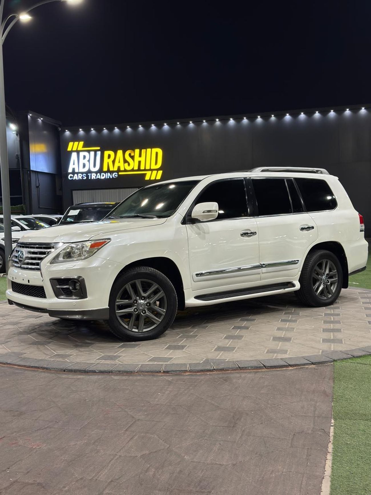لكزس LX 570 NAVIGATION SPORT