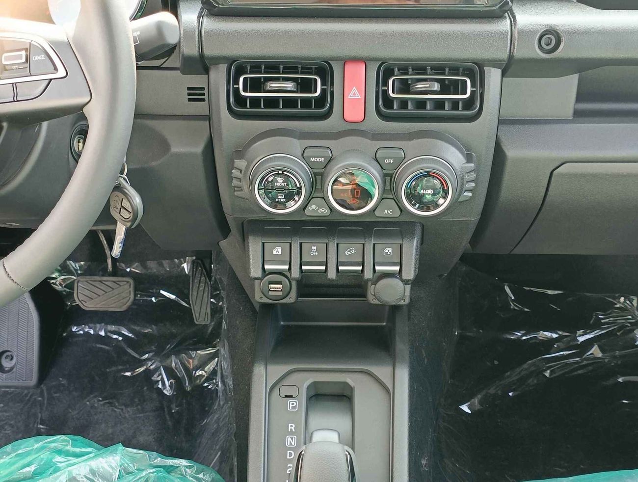 Suzuki Jimny GLX / ALL GRIP OF ROAD / 1.5L V4 / A/T /  9" DISPLAY / 4X4 (CODE # JY15GLX5D)