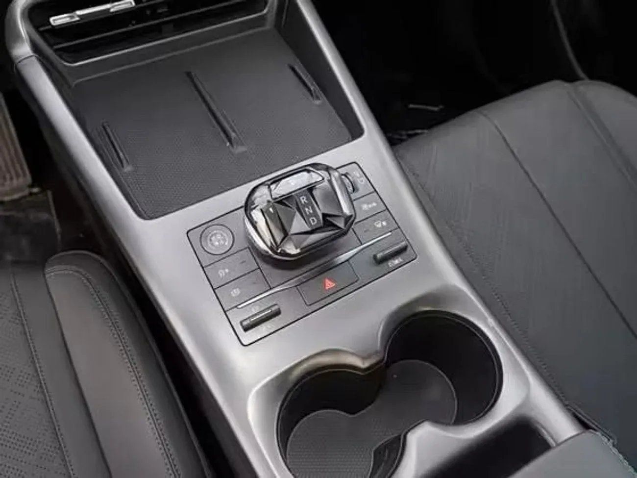 BYD QIN PLUS BYD QIN PLUS 1.5L DMI 55KM plug in Hybrid ( DUCAMZ )