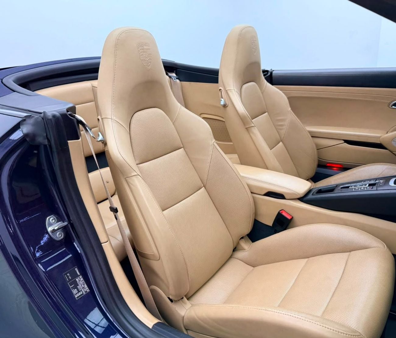 بورش 911 CARRERA 4GTS 2018 Porsche 911 Carrera 4 GTS Cabriolet, Full Service History, Fully Loaded, Excellent Condition