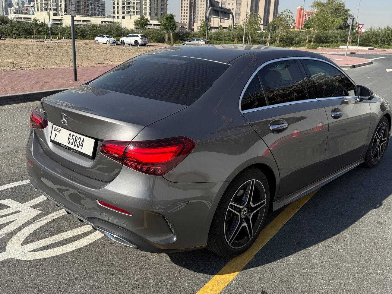 Mercedes-Benz A 200 premium 1.3L