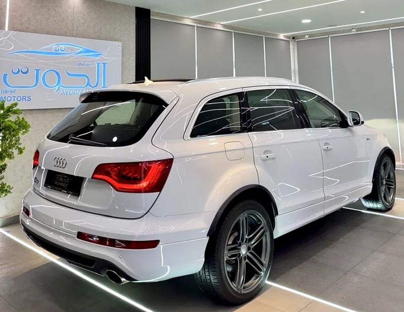 أودي Q7 55 TFSI quattro S Line 2.0L LOVELY V6 QUATTRO * S-LINE * || HIGHEST CATEGORY || GCC || LOW MILEAGE