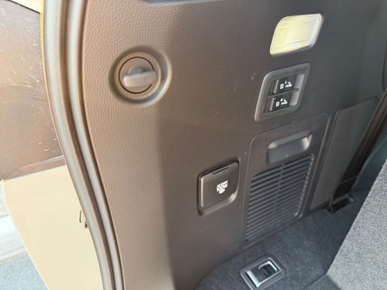 Lexus LX600 Lexus LX600 Urban 3.5TT 2025 10 speaker with soft doors