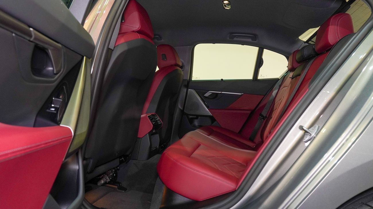 بي أم دبليو 520i