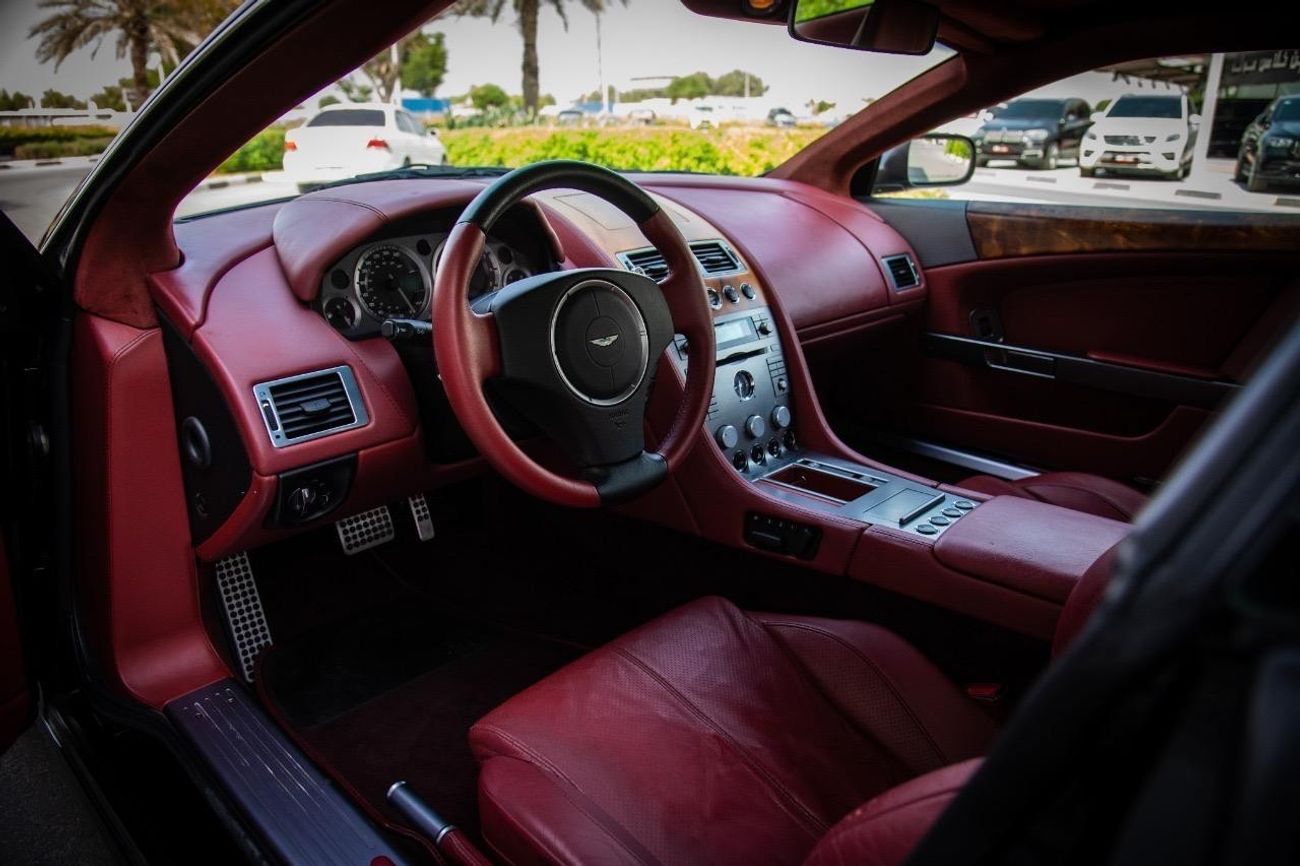 Aston Martin DB9