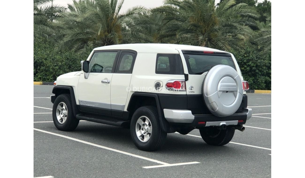 تويوتا إف جي كروزر موديل 2010 خليجي حاله ممتازه جدا من الداخل والخارج فل مواصفات