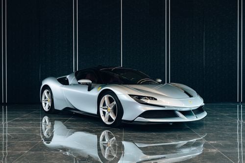Ferrari SF90 Stradale 1800 km ONLY
