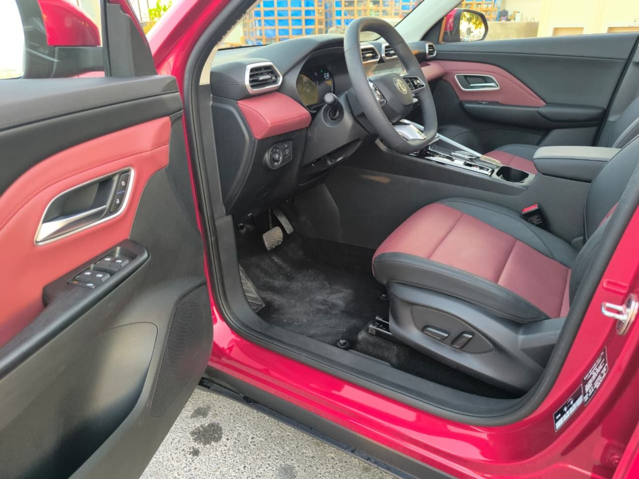 MG ZS 1.5Turbo Luxury Full Option GCC Specs 2025 Model Brand New Zero Km