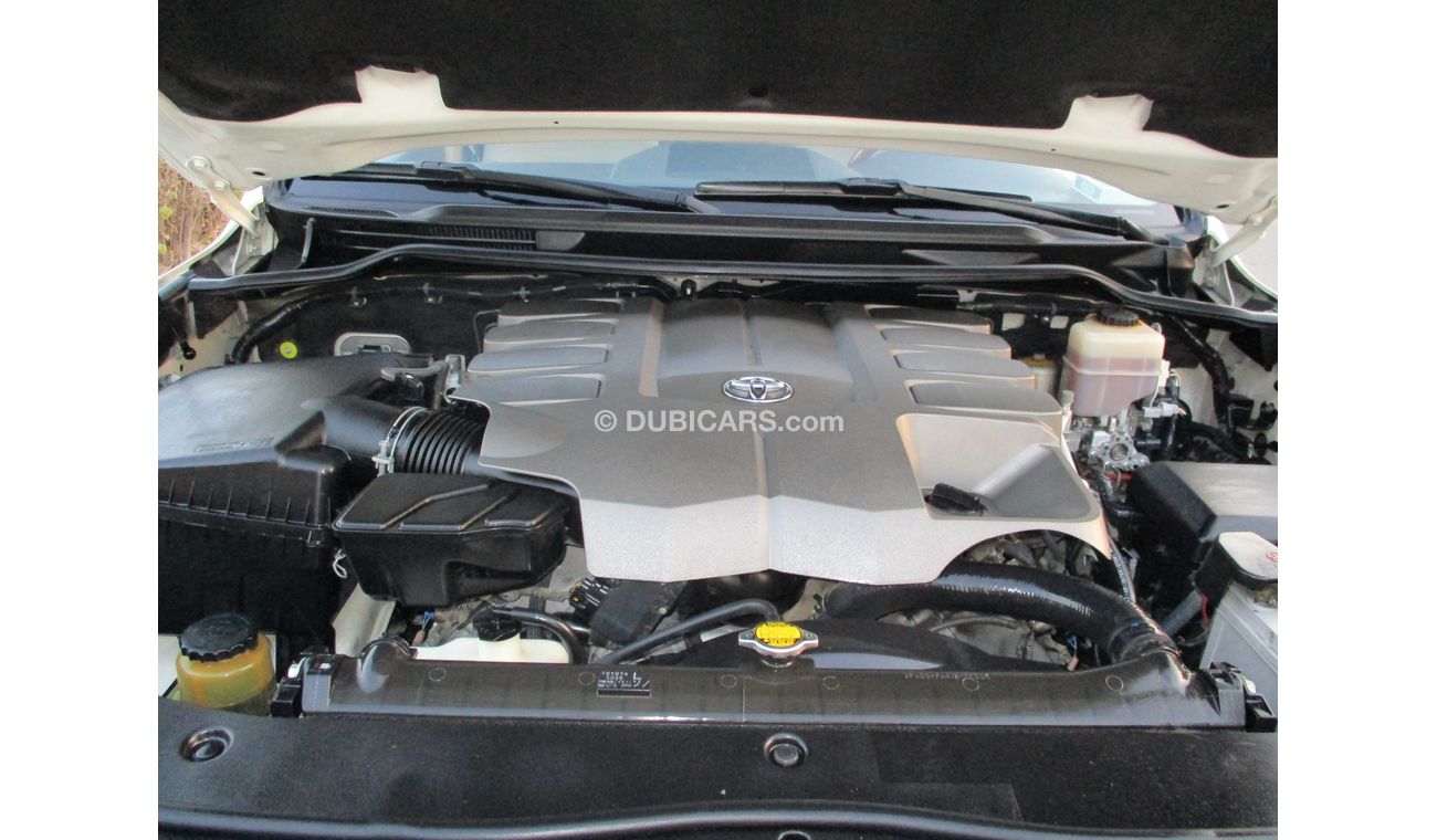 Toyota Land Cruiser EXR V8 MODEL 2014 GULF SPACE