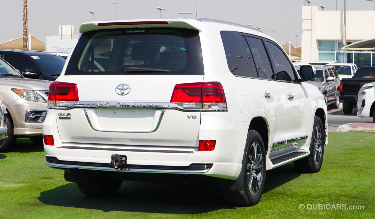 Toyota Land Cruiser GXR grand