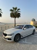 بي أم دبليو 750Li Luxury 4.4L (523 HP)