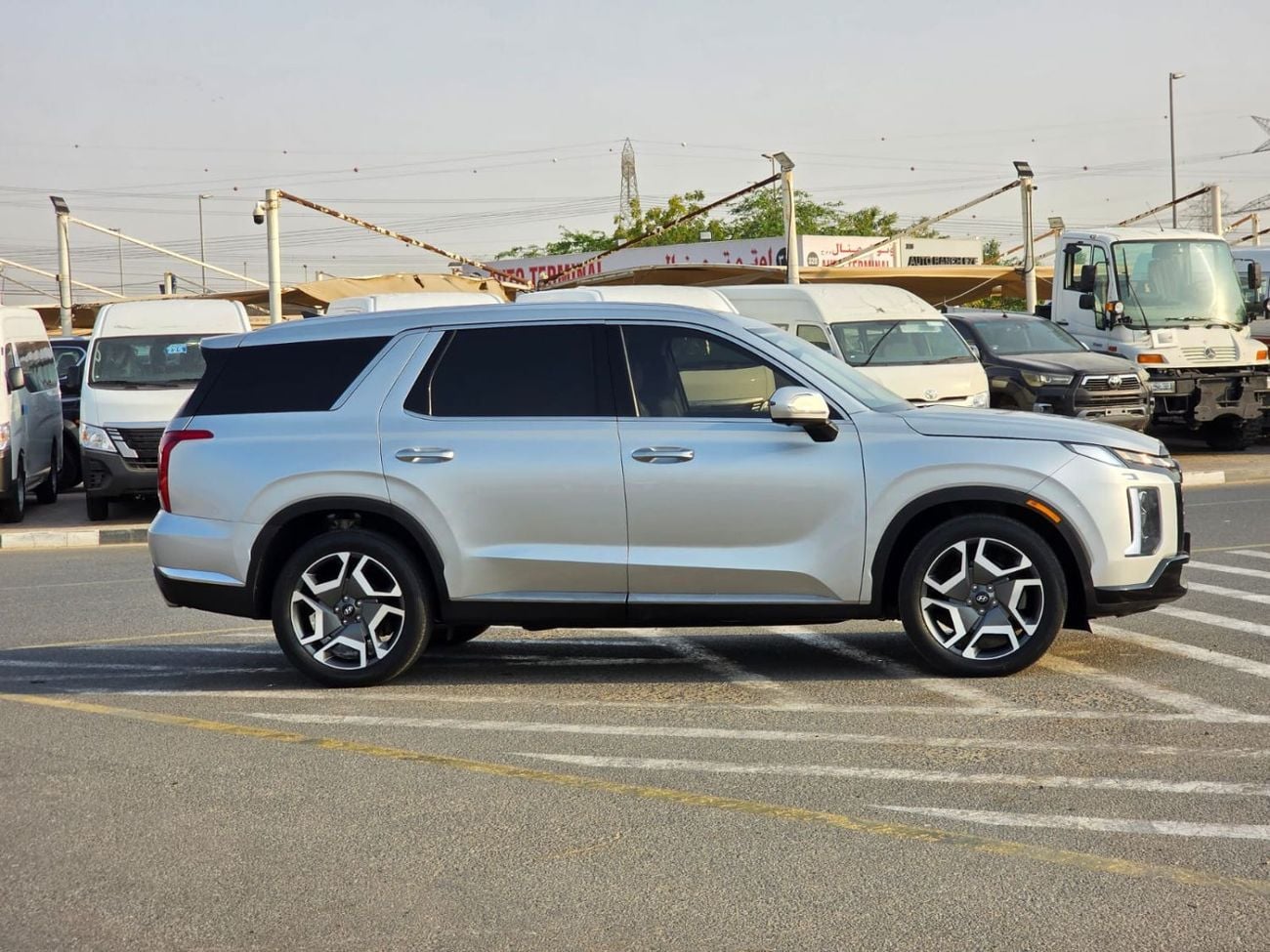 Hyundai Palisade 3.8L GDi Limited Sunroof , MoonRoof , 360 camera , 7 seater and Parking sensors