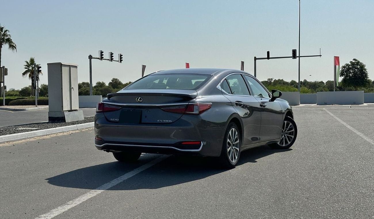 Lexus ES300h Hybrid 2.5L 4 Cylinders 2023 American Specs Low Mileage