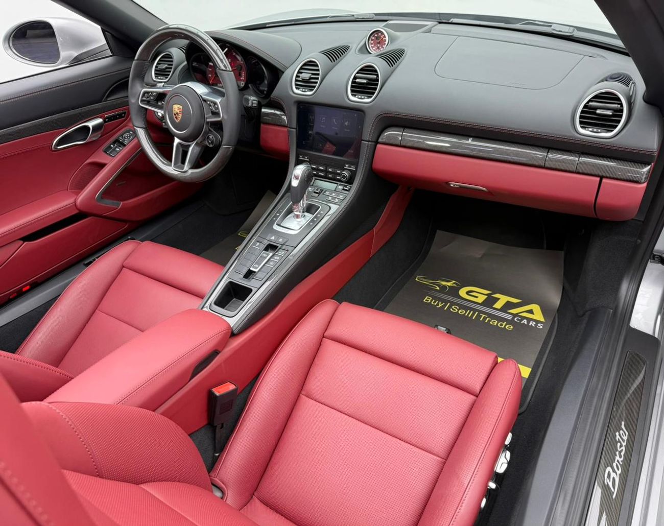 Porsche 718 Boxster Std 2.0L A/T 2025 Porsche 718 Boxster, 2027 Porsche Warranty, Very Low Km, Excellent Condition, GCC