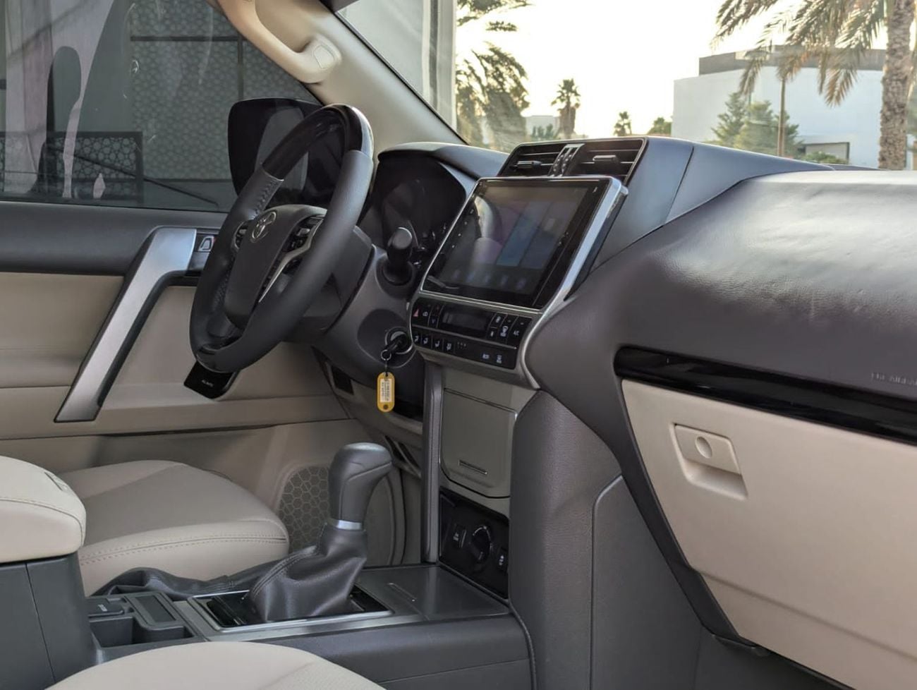 تويوتا برادو TX-L Toyota Prado LHD Petro engine LHD black  with begie interior