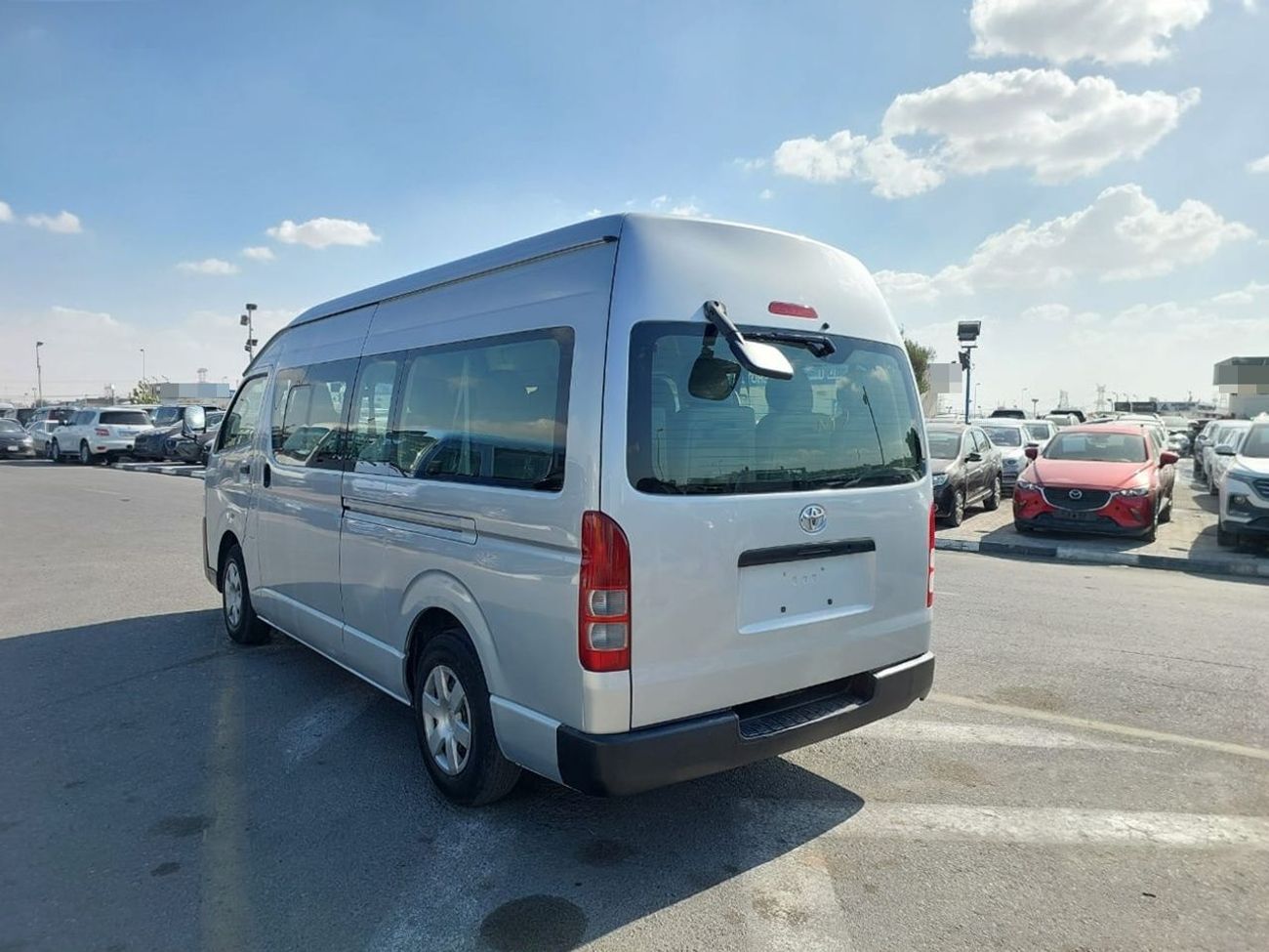 Toyota Hiace TOYOTA HIACE COMMUTER VAN RHD 2014 MODEL 3.0 L DIESEL AUTOMATIC(PM13991)