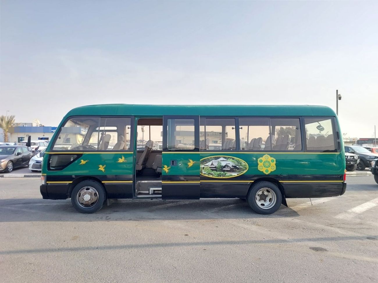 Toyota Coaster TOYOTA COASTER BUS RHD 2000 MODEL 4.2 L DIESEL AUTOMATIC(PM10377)