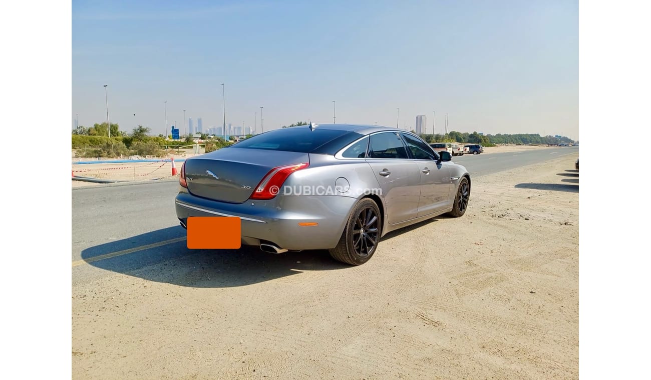 Jaguar XJ