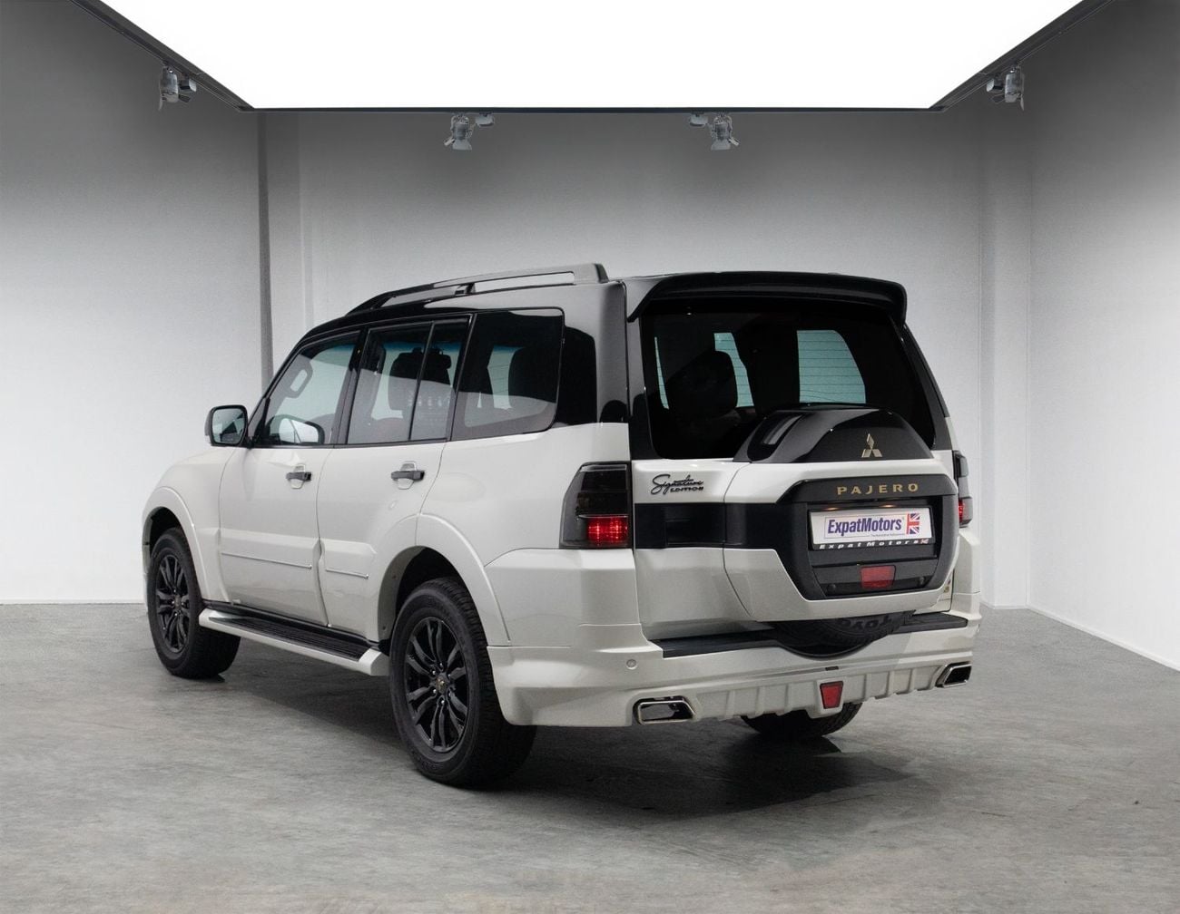 Mitsubishi Pajero Signature Edition