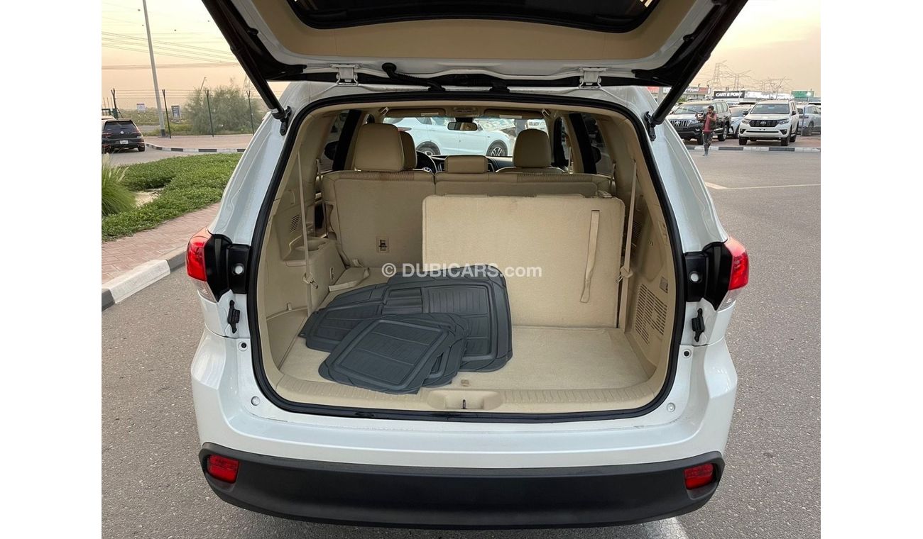 Toyota Highlander 2017 TOYOTA HIGHLANDER LE IMPORTED FROM USA VERY CLEAN CAR INSIDE AND OUT SIDE FOR MORE INFORMATION 