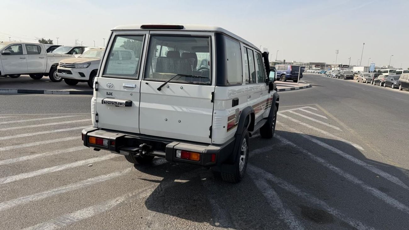تويوتا لاند كروزر 70 Toyota Land Cruiser hard Top LC76 2.8 AT full option Oman 2025