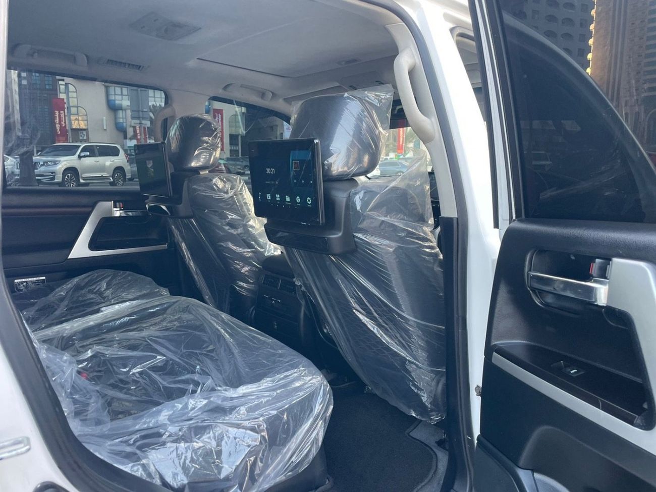 Toyota Land Cruiser 2020 Model VX Diesel Engine Full Option Very Clean and Perfect Condition