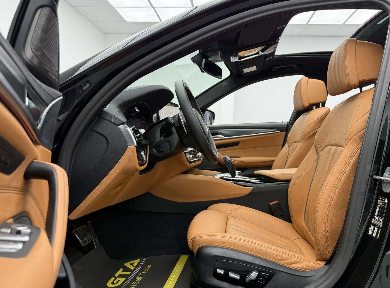 بي أم دبليو 540i 2023 BMW 540i M-Sport, 2028 BMW Warranty + Service Pack, Low Km, Excellent Condition, GCC