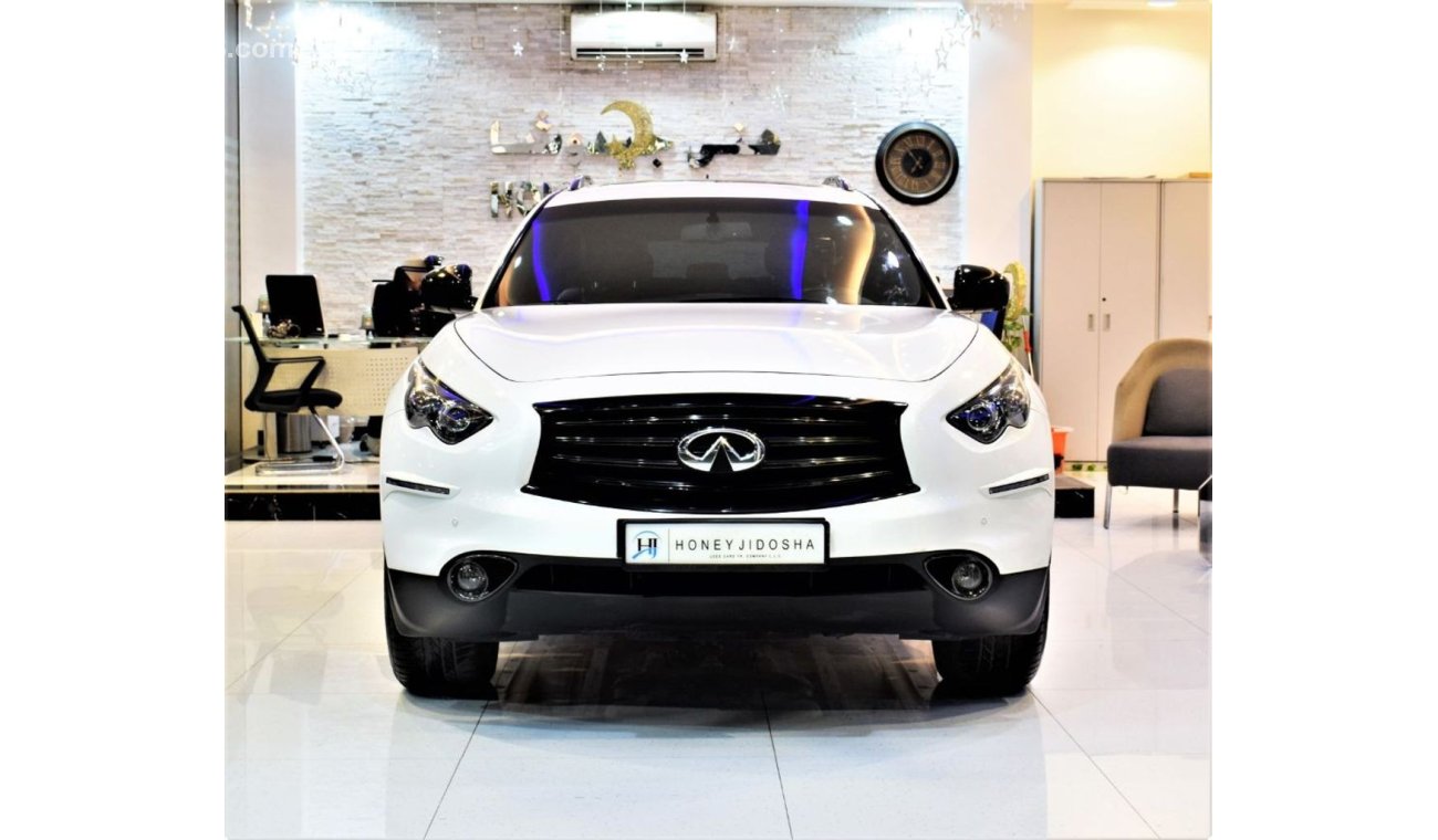 Infiniti QX70 ONLY 59000KM! ORIGINAL PAINT! ( صبغ وكاله ) FULL SERVICE HISTORY Infiniti QX70S 2015 Model!! in Whit