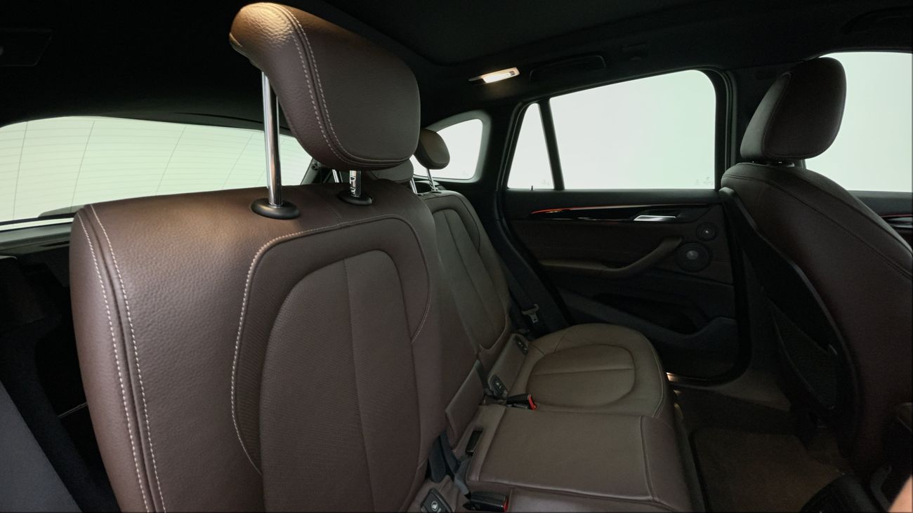 بي أم دبليو X1 2 2000