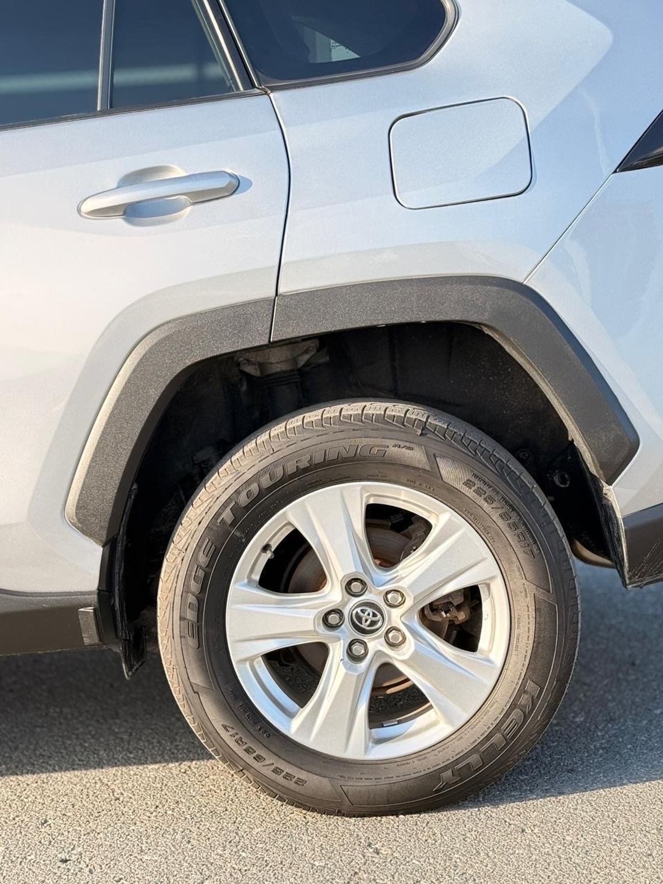 Toyota RAV4 Hybrid XLE 2.5L