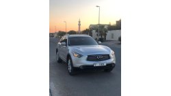 Infiniti FX37 Infiniti - FX37   The Walk: 53,000   Model: 2013   specifications;   full option   American import